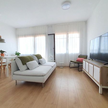 Acojedor Piso Cerca Del Metro Apartman Cornellà de Llobregat Kültér fotó