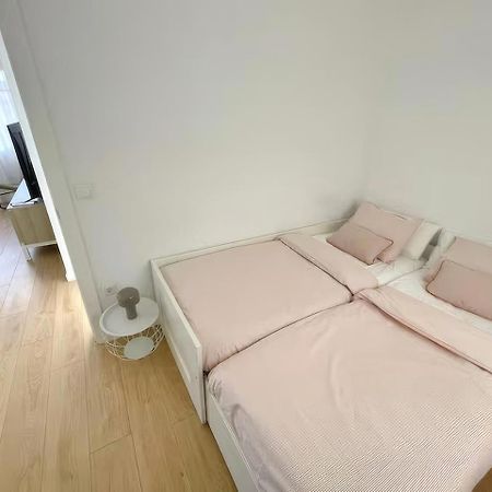 Acojedor Piso Cerca Del Metro Apartman Cornellà de Llobregat Kültér fotó