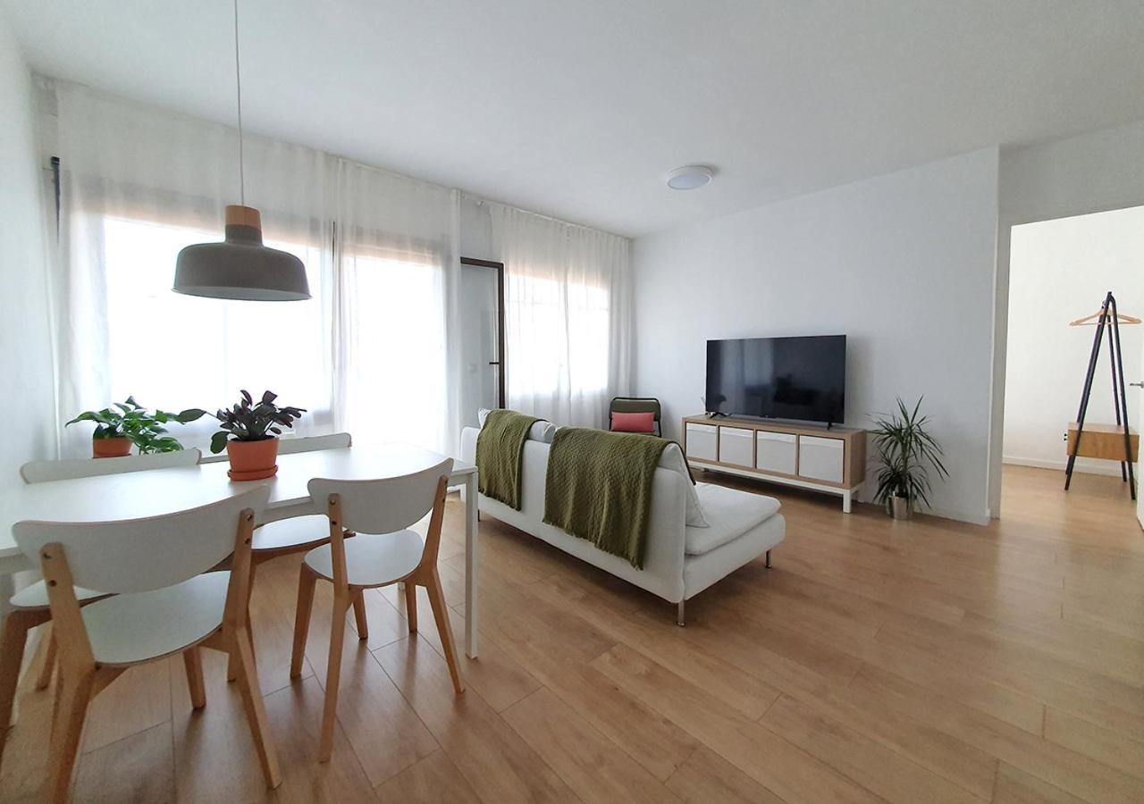 Acojedor Piso Cerca Del Metro Apartman Cornellà de Llobregat Kültér fotó
