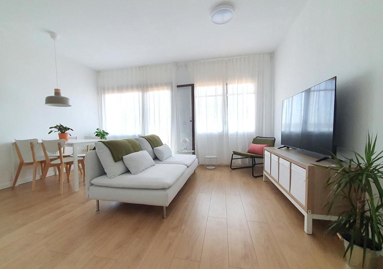Acojedor Piso Cerca Del Metro Apartman Cornellà de Llobregat Kültér fotó