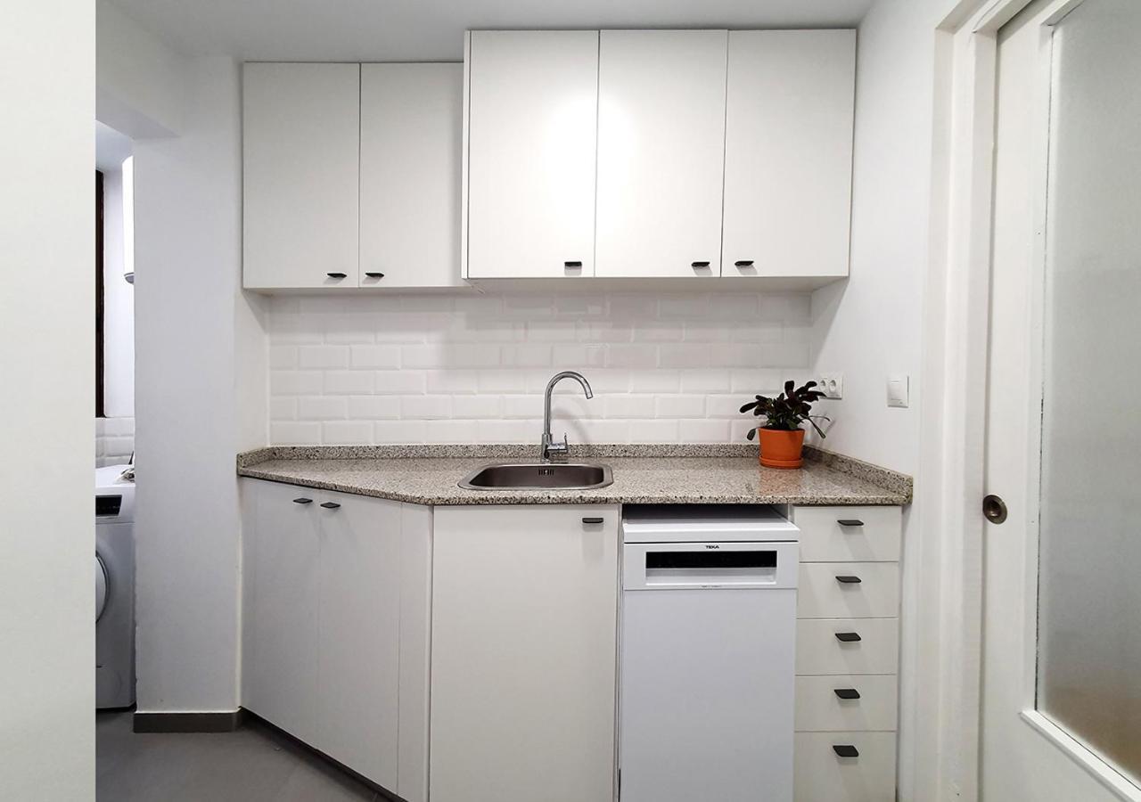 Acojedor Piso Cerca Del Metro Apartman Cornellà de Llobregat Kültér fotó